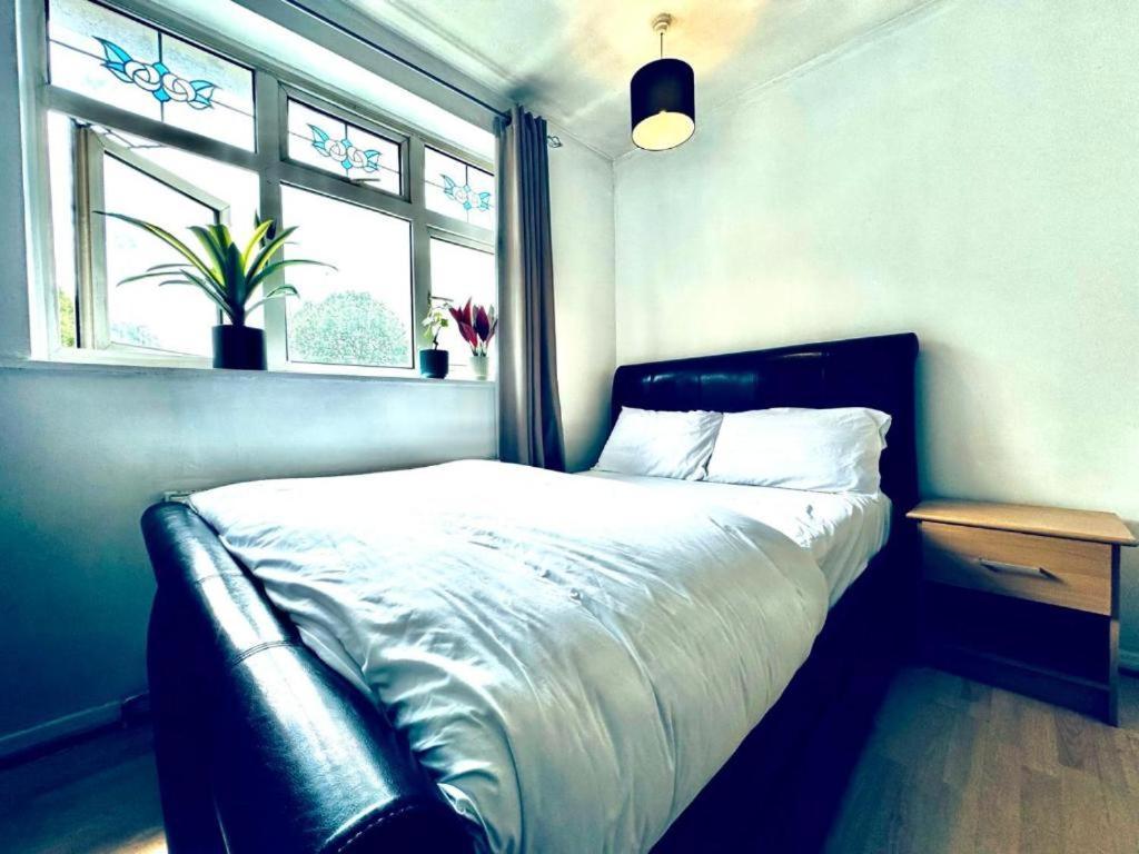 فندق Whitechapel Lindley House R2 لندن المظهر الخارجي الصورة