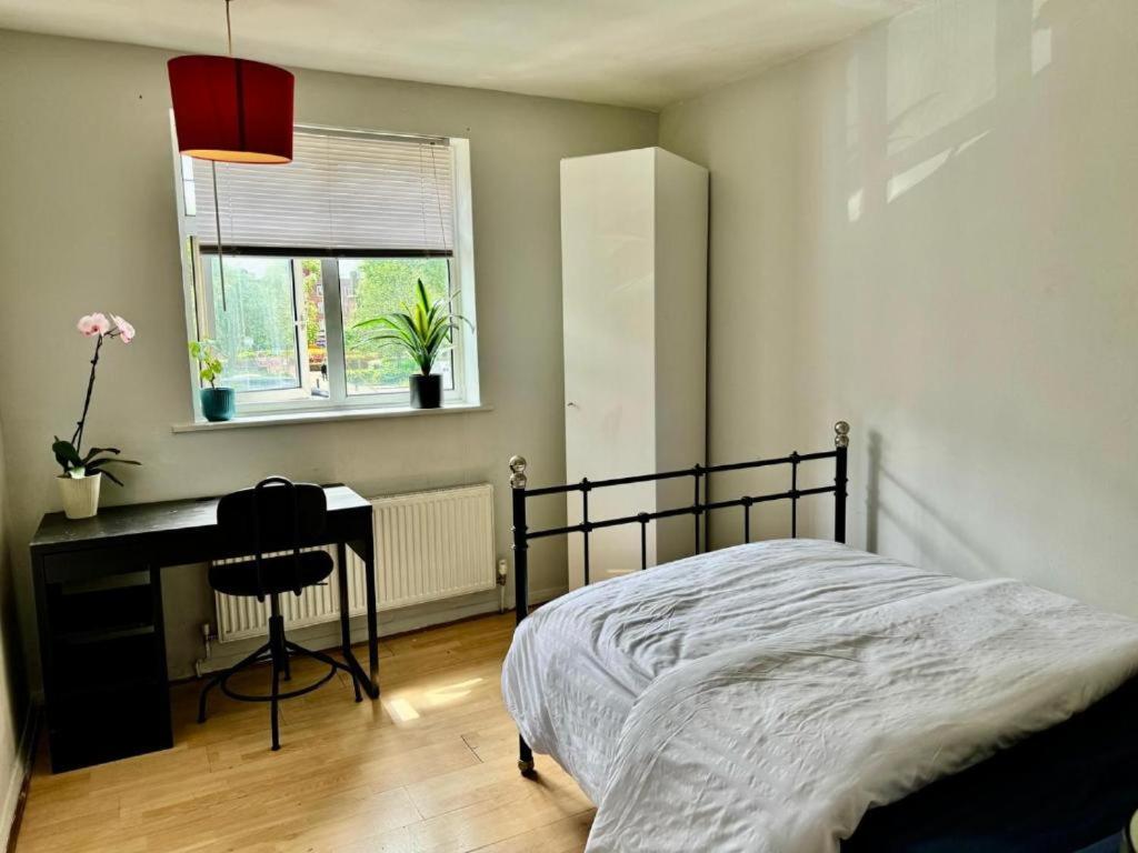 فندق Whitechapel Lindley House R2 لندن المظهر الخارجي الصورة