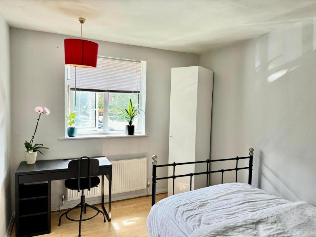 فندق Whitechapel Lindley House R2 لندن المظهر الخارجي الصورة