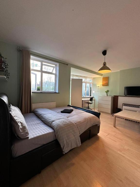 فندق Whitechapel Lindley House R2 لندن المظهر الخارجي الصورة