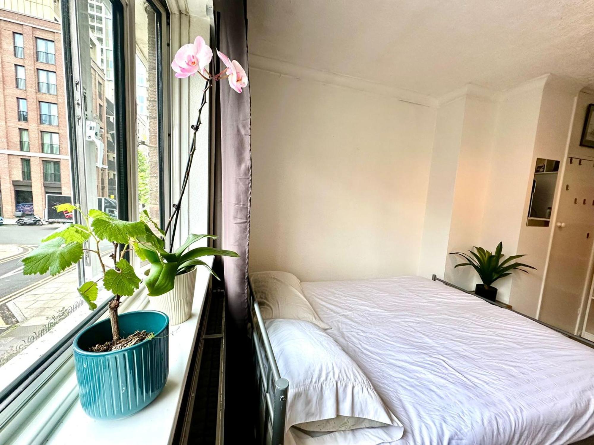 فندق Whitechapel Lindley House R2 لندن المظهر الخارجي الصورة