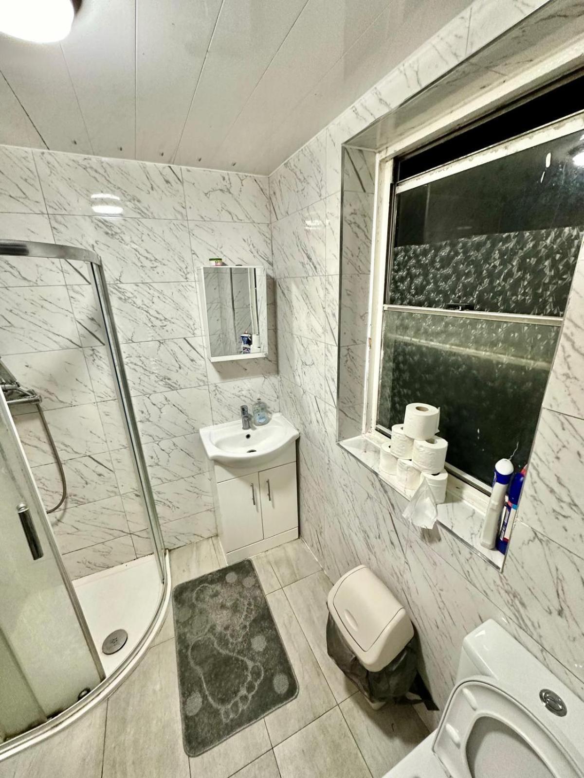فندق Whitechapel Lindley House R2 لندن المظهر الخارجي الصورة
